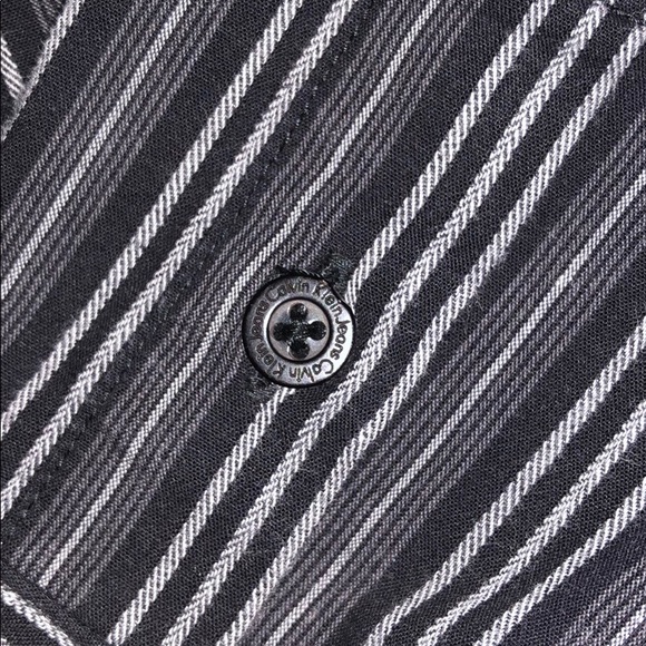 Calvin Klein Button down - Picture 3 of 3